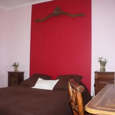 Presbytere De Jonquiere Bed & Breakfast