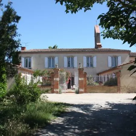 Presbytere De Jonquiere Bed & Breakfast