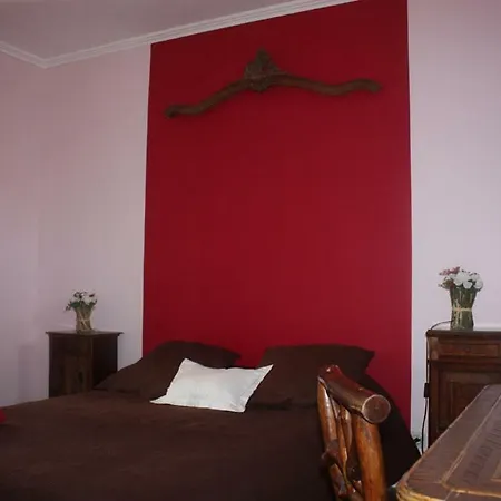 Presbytere De Jonquiere Bed & Breakfast