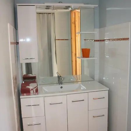 Presbytere De Jonquiere Bed & Breakfast