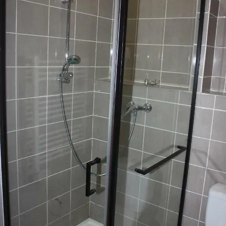 Presbytere De Jonquiere 3*