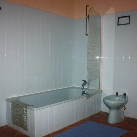 Presbytere De Jonquiere Bed & Breakfast 3*